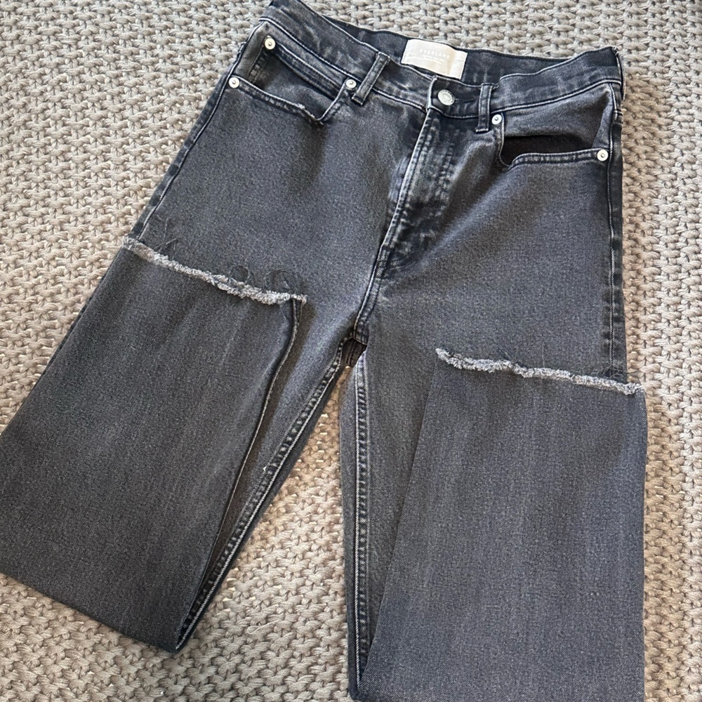 Everlane Way High Jeans in black. Size 26